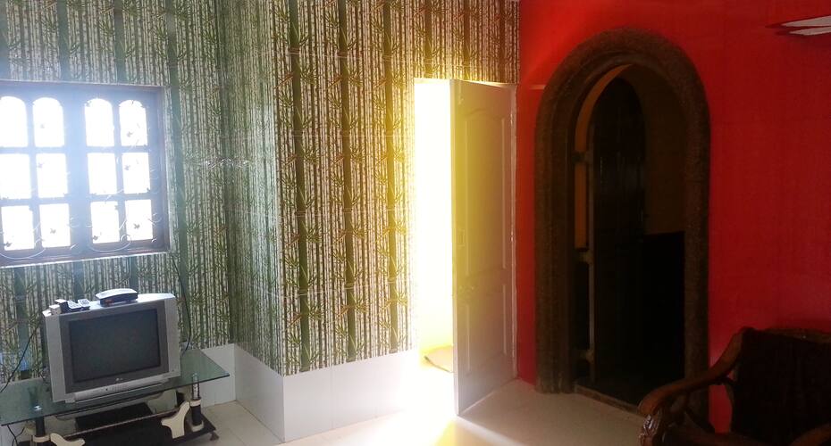 The Yellow House by Sizzling Hotels, Goa 4